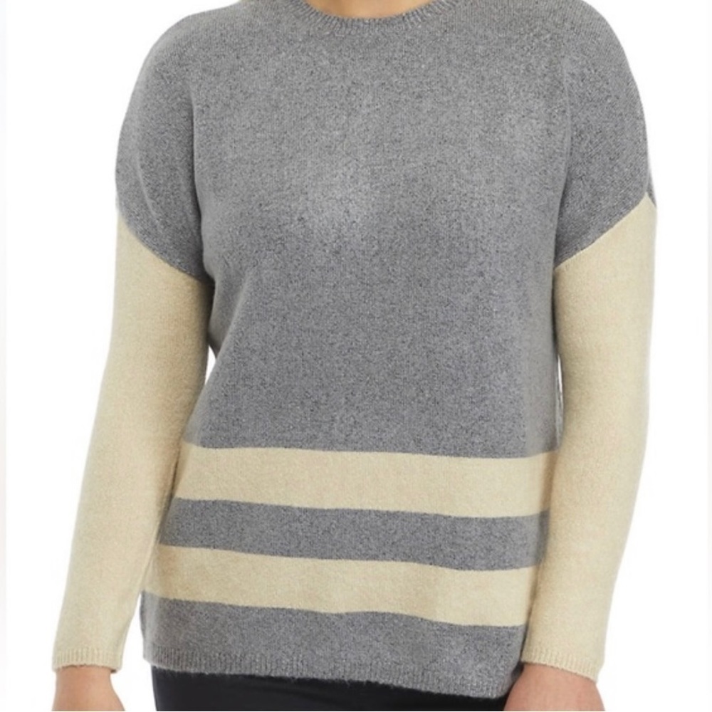 52Seven women’s striped gray and cream sweater size large